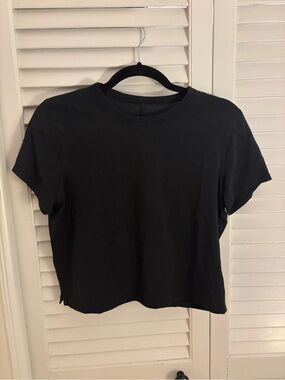 lululemon athletica Black Short Sleeve Crewneck Tee